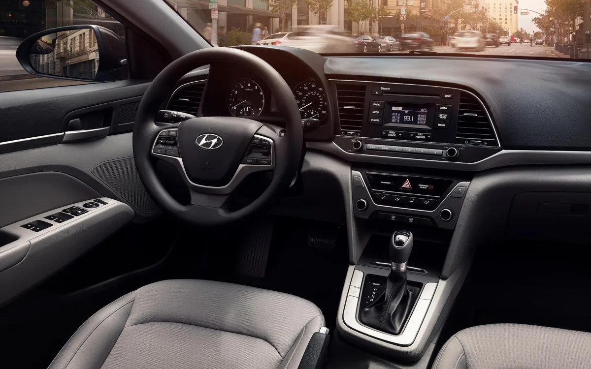 2018 Model Hyundai Elantra iç tasarımı